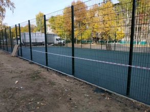 Забор на спортивную площадку 40 метров фото в Балашихе